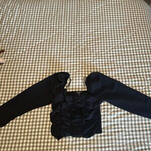Elegant Black Longsleeve Crop Top